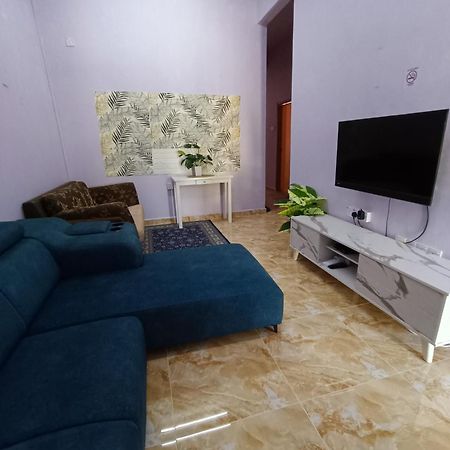 Homestay Lestari Klia Sepang Esterno foto