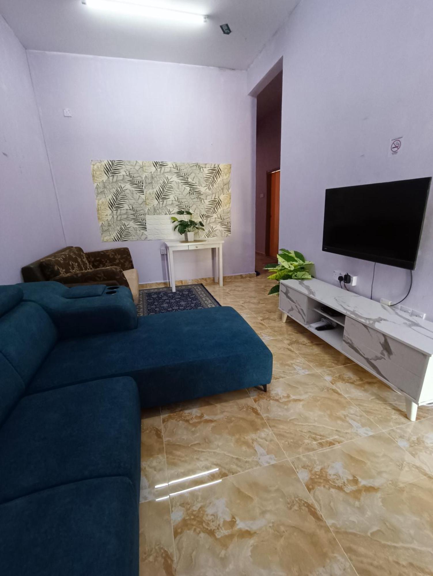 Homestay Lestari Klia Sepang Esterno foto