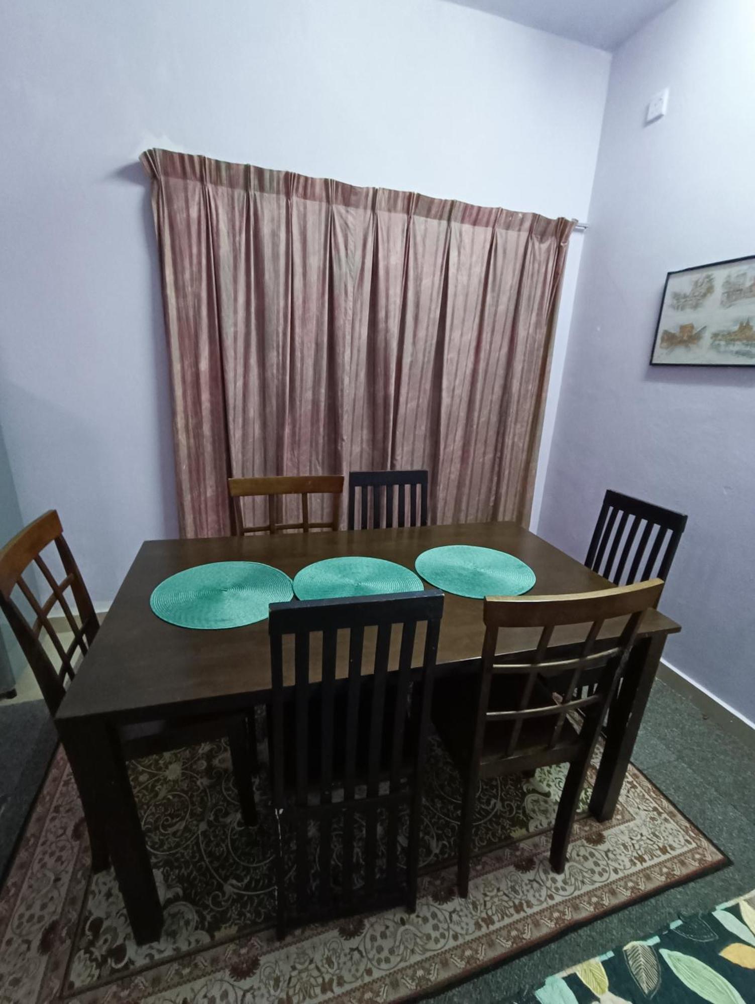 Homestay Lestari Klia Sepang Esterno foto