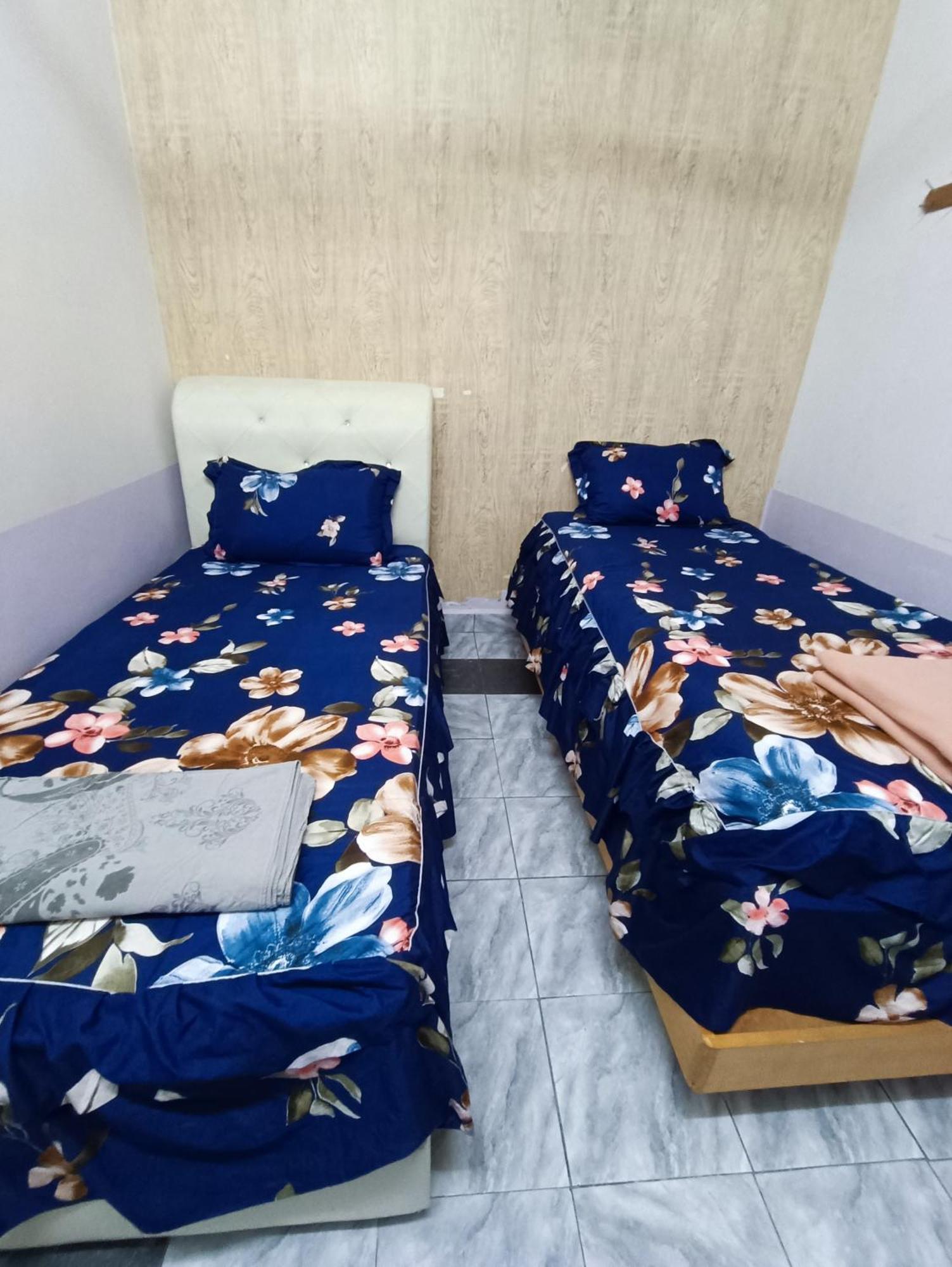 Homestay Lestari Klia Sepang Esterno foto