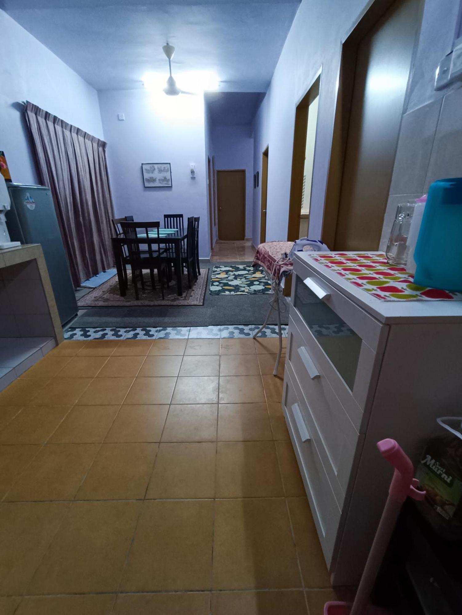 Homestay Lestari Klia Sepang Esterno foto